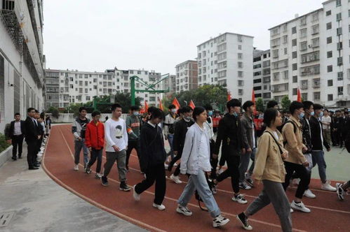 扬帆起航 追逐梦想 于都科技学校全校师生欢送首届对接大专学子前往大学深造