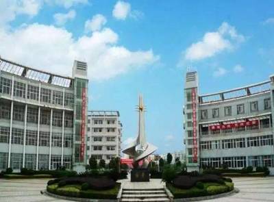 江西省于都科技学校 职业教育的重要基地